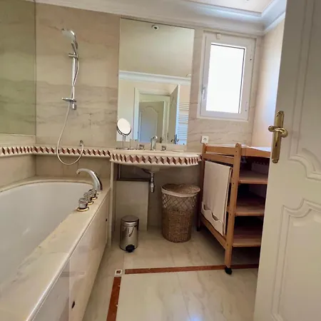 别墅 Cap D'antibes - 10 People - Swimming Pool 昂蒂布